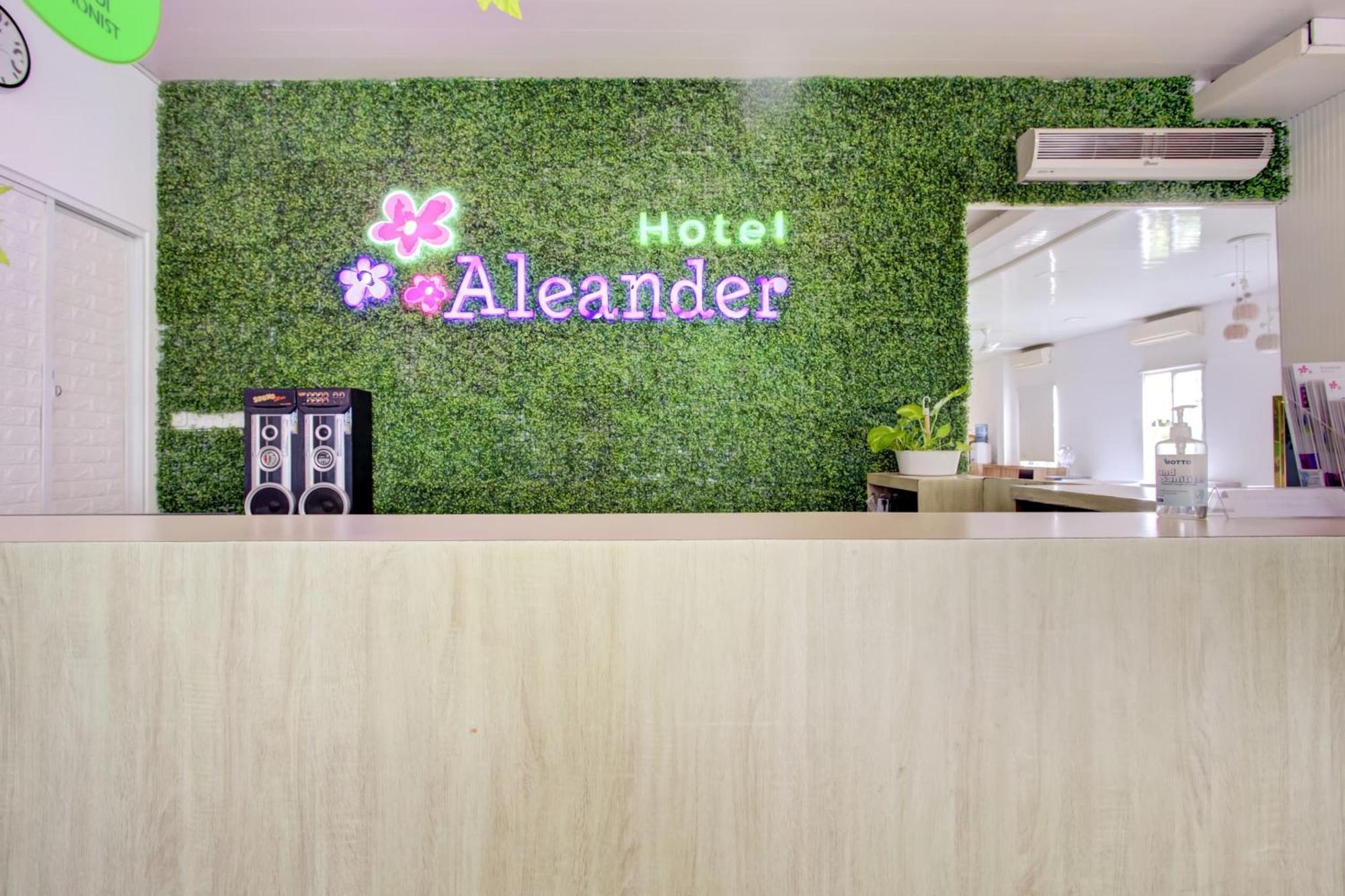 Capital O 4002 Aleander Hotel Jakarta Exterior foto
