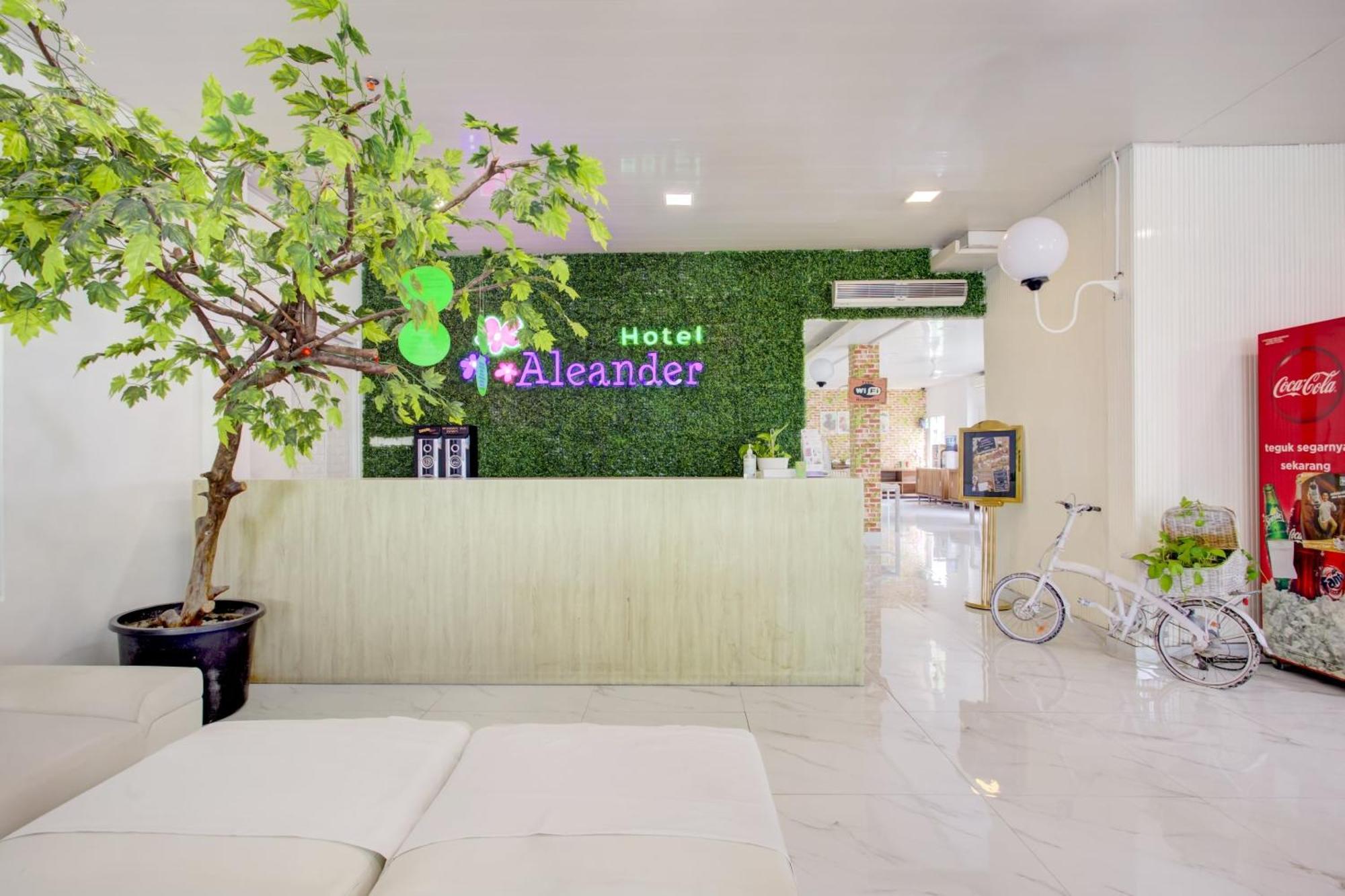 Capital O 4002 Aleander Hotel Jakarta Exterior foto